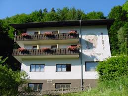 The opera, mozart's last, premiered at the rustic theater auf der wieden near vienna on september 30, 1791, not long before mozart's death on Edlinger Online Buchen In Lienz