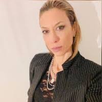 Araceli Peters's Instagram, Twitter & Facebook