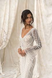 Dafür eignet sich zum brautkleid eine braujacke braut bolero aus spitze oder eine leichte stola. 110 Die Schonsten Brautkleider Fur Den Herbst Ideen Braut Schone Brautkleider Hochzeitskleid