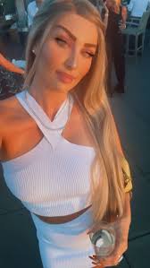 Talk to me nicely 🎶 🖤