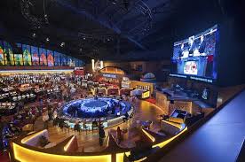 Indeed, the town overflows with a wide selection of entertainment venues such as boutiques, restaurants, bars. Seneca Casino Ready To Ring In New Year Night And Day Niagara Gazette Com