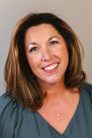 Melissa Compton's Instagram, Twitter & Facebook