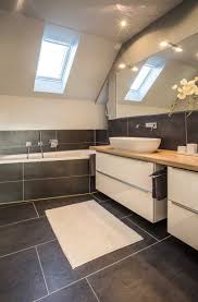 Modernes Bad Mit Grossem Waschtisch Und Badewanne Badezimmer Luxus Badewanne Badezimmer Einrichtung