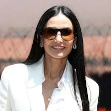 Kylie Jenner's Iridescent Pink Pedicure Is No Ordinary Polish Color