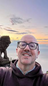 And the final throwback to #yogyakarta; above the world and welcoming  Sunday with a SMILE! A special one for sure as today marks an anniversary  and ONE YEAR of smiling stories: #grateful for the love ...