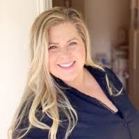 Kelly Herrera's Instagram, Twitter & Facebook