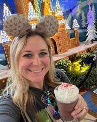 I recently spent a full week at Walt Disney World experiencing all the  Christmas magic 🎄✨ From Mickey's Very Merry Christmas Party at Magic  Kingdom to Jollywood Nights at Hollywood Studios, eating