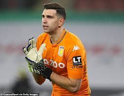 Join the discussion or compare with others! Emiliano Martinez Hits Out At The Arsenal And Claims They Didn T Trust Me Like They Should Have Aktuelle Boulevard Nachrichten Und Fotogalerien Zu Stars Sternchen