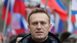 The assault comes as opposition leader alexei navalny remains unconscious in a berlin hospital after what german doctors say was poisoning. Poisoned Russian Opposition Leader And Leading Vladimir Putin Critic Alexei Navalny To Return To Russia Abc News
