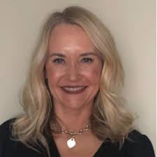 Elisa Moore's Instagram, Twitter & Facebook