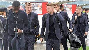 Siêu mẫu heidi klum mặc áo lộ chân ngực để cổ vũ cho đt đức tại euro 2020. Dan Cáº§u Thá»§ Ä'iá»ƒn Trai Máº·c Ä'áº¹p NhÆ° Tháº§n TÆ°á»£ng Ä'áº¿n Nga Dá»± World Cup 2018 Giaoduc Edu Vn