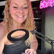 I'm crying 🤣 Spell your name, but for each letter press the first word  that comes up in your predictive text…