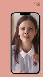 Veronica Scully's Instagram, Twitter & Facebook