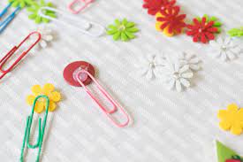 Things like studying don't have to be plain and boring. Diy Planner Paper Clips Carrie Elle
