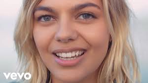 She is best known for being a semifinalist in the second season of the voice: Louane On Etait Beau Mp3 Download Audio Video