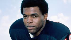 Chicago Bears Legend Gale Sayers Dies at 77