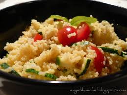 Prepare rice according to instructions on box. Essen Aus Engelchens Kuche Couscous Mit Zucchini Und Tomate