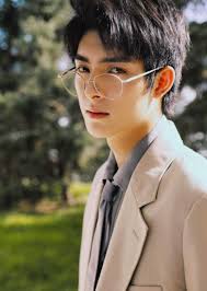 What is the title of a fantasy novel with a door knocker shaped like a lion 