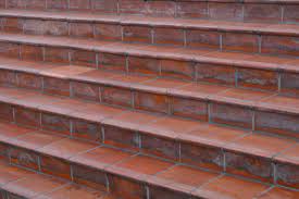 In der stadt oder im umland fallen die preise meist höher aus als auf. Aussentreppe Fliesen Mit Dieser Anleitung Machen Sie Alles Richtig