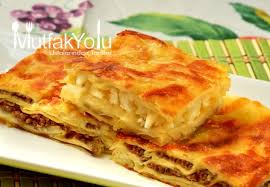 Su böreği 'water börek' is one of the most common types. Kiymali Peynirli Su Boregi Tarifi Mutfak Yolu