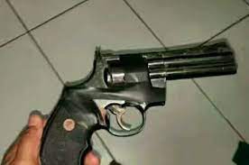 We did not find results for: Mobil Boks Berisi Rokok Dihadang Pelakunya Gunakan Senjata Api Gridoto Com