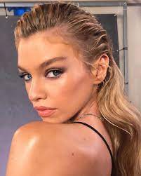 pin auf fave models