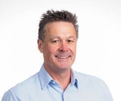 Brad Sampson's Instagram, Twitter & Facebook