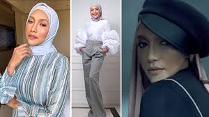 Penyanyi dan pelakon popular ziana zain, 46 mendedahkan anak sulungnya muhammad aiman, 14, yang bersekolah di sekolah agama menengah biarpun beberapa kali sudah ditegur oleh anaknya tentang berhijab dan memakai menutup aurat, ziana tidak pernah memarahi anaknya itu. Ziana Zain Cukuplah Sampai Sini Saja Allah Pinjamkan Dia Kepada Saya Bagaimana Ziana Nekad Keluar Dari Neraka Cinta Gempak