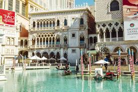 Gondola Rides | Macau Hotel Amenities | The Venetian Macao