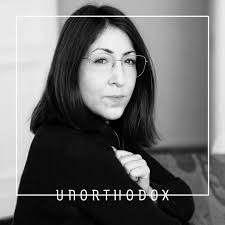 Podcast-Zeit: Anlässlich der neuen Serie Unorthodox sprechen Enissa Amani,  Deborah Feldman, Sophie Passmann, Riccardo Simonetti, Esra Karakaya, Laura  Gehlhaar und Josefa Nereus darüber, mutig zu sein und seinen eigenen Weg zu  gehen. "