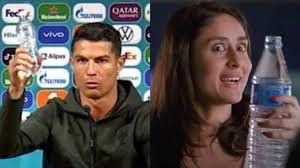 T he value of coca cola fell in the region of four billion dollars after cristiano ronaldo disparagingly removed two bottles from their place at his press conference on monday. Dyk Before Cristiano Ronaldo Kareena Kapoor Aka Geet In Jab We Met Endorsed Water Cola Shola Sab Apni Jagah Offbeat News India Tv