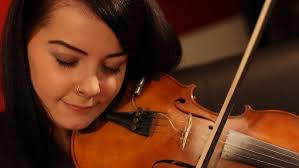 Suas E! Episode featuring Chrissy Crowley