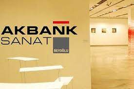 Akbank sanat 2003 yılından itibaren çağdaş sanata yönelerek yeni bir yapılanmaya girmiş ve düzenlediği sergiler. Akbank Sanat Taki Baris Sergisi Nasil Sansurlendi Evrensel