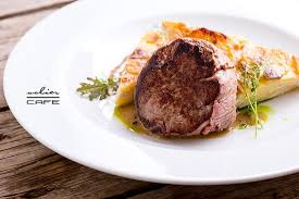 Add the wine, beef broth, thyme sprigs, salt, pepper and sugar, and bring to a boil. Grilled Beef Tenderloin With Pepper Sauce And Potato Gratein Picture Of Solier Cafe Restaurant Confectionary Godollo Tripadvisor