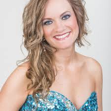 Lindsey Benedict's Instagram, Twitter & Facebook