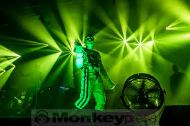 Use up/down arrow keys to increase or decrease volume. Schock Am Morgen The Prodigy Sanger Keith Flint Ist Tot Monkeypress De