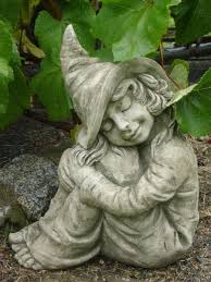 Elfe Hazel Designed By Fiona Jane Scott Pheeberts Gartenfiguren Aus Frostfestem Antiksteinguss Steinfiguren Bronzefiguren Gusseisendeko Und Gartenfiguren