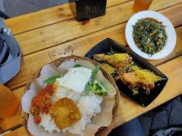 Ayam Tulang Lunak Mbok Surip Malang Culinary Lounge