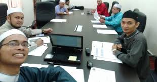 Emas @eoagold.balikpapan @umrohhasanah ️ @syahidah.syarii @mualafcenterkaltim ️ @lokerislami.bpn bni s 455.000.0026 08152021505 kajian⬇️ bit.ly/youtubechannelarrahmah. Mesyuarat Pentabiran Masjid Ar Rahimah Kampung Pandan Masjid Ar Rahimah 2017 2018