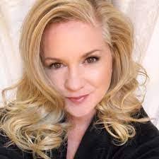 Jennifer Branco's Instagram, Twitter & Facebook