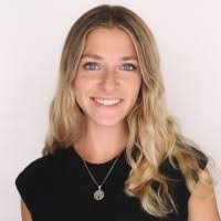 Carly Pike's Instagram, Twitter & Facebook