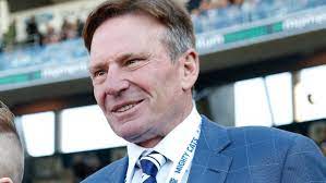 Sam newman's wife dies aged 50. Afl Great Sam Newman Left Devastated After Wife Amanda Brown S Sudden Death 7news Com Au
