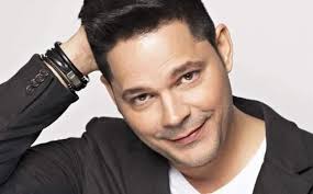 Un día como hoy 21 de junio de 1966 en el municipio Marianao de La Habana,  nació Rey Ruiz es un cantante cubano, naturalizado en Puerto Rico, conocido  como "El Bombón de