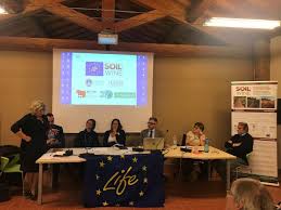 La Consejera Regional De Agricultura Simona Caselli Habla Sobre La Importancia De Las Inversiones En La Politica Del Suelo Infowine Revista En Internet De Viticultura Y Enologia