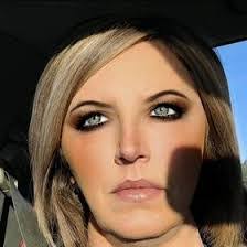 Amanda Ivey's Instagram, Twitter & Facebook