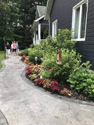 Taman di belakan rumah cenderung buat keluarga, jadi bisa lebih di sesuaikan dengan selera. 45 Desain Dan Model Taman Minimalis Depan Rumah Modern