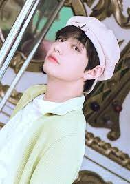 This is a videography of the summer package of the south korean group bts. Bts S V Summer Package 2019 Hd Picts Scan Kim Taehyung Taehyung Photoshoot Bts Taehyung