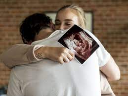 Wenn sie das datum des ersten tages ihrer letzten periode wissen und sie einen regelmässigen zyklus von 28 tagen. Berechne Den Geburtstermin Deines Kindes Mit Unserem Geburtsrechner Medela