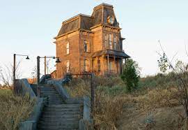That being said, my real concern is how i'm just gonna give up with life when romero gets killed. Bates Family House Bates Motel Wiki Fandom