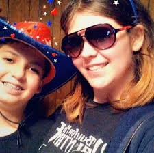 What are the luggage restrictions and payment options for the Outrider bus  from Craig to Denver?